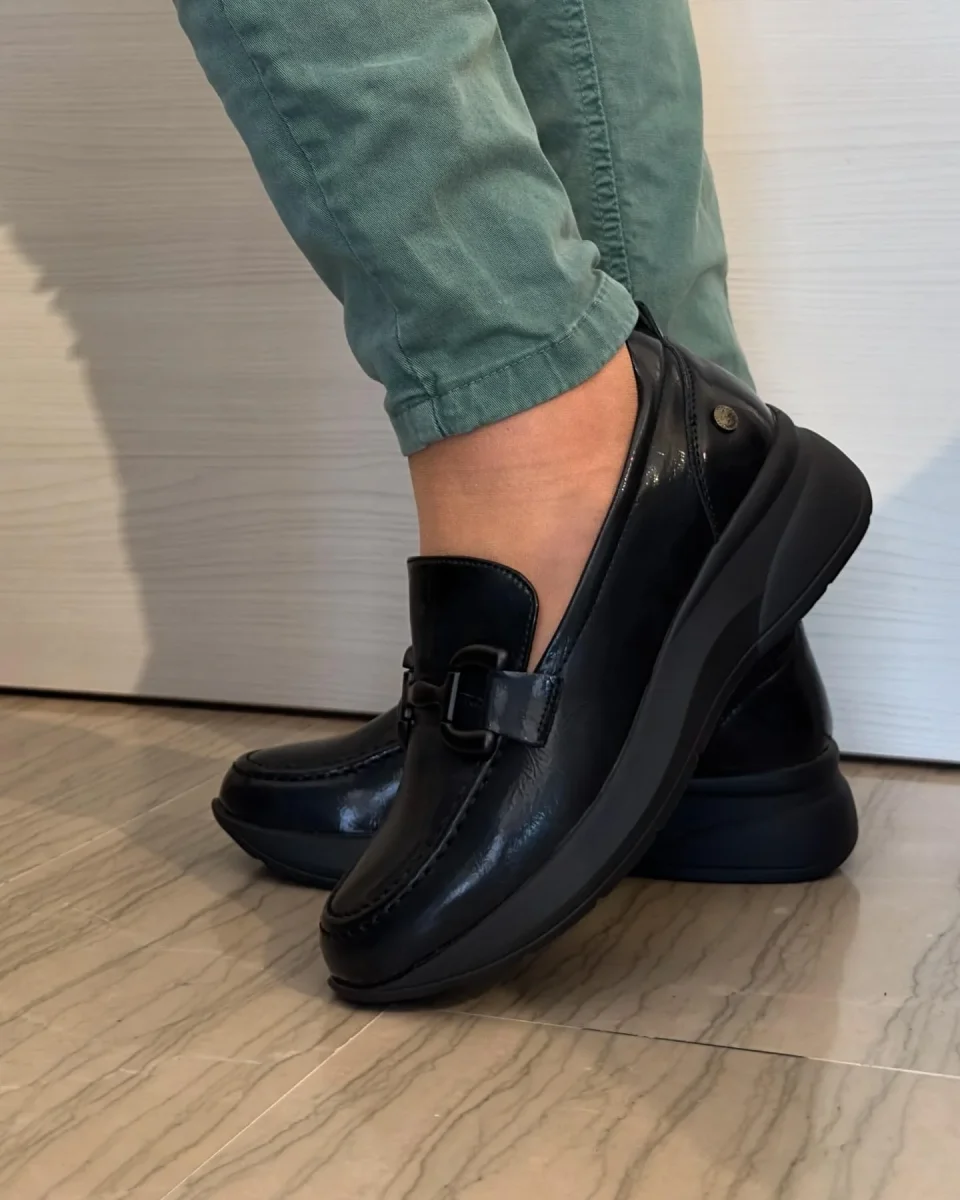 MOCASSINO XTI NERO CON FIBBIA - immagine 3