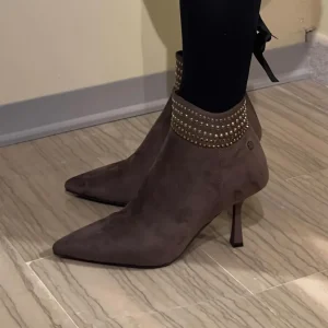 TRONCHETTO XTI TACCO A CLESSIDRA TAUPE