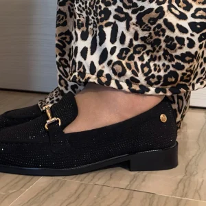 MOCASSINO XTI NERO CON STRASS E FIBBIA ORO