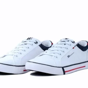 SNEAKER XTI BIANCA E JEANS