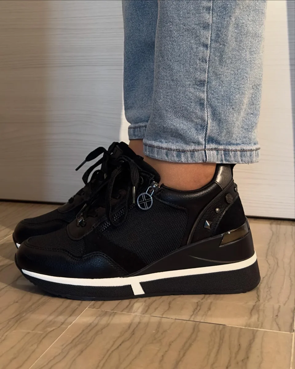SNEAKER XTI NERA CON TACCO E ZIP - immagine 2