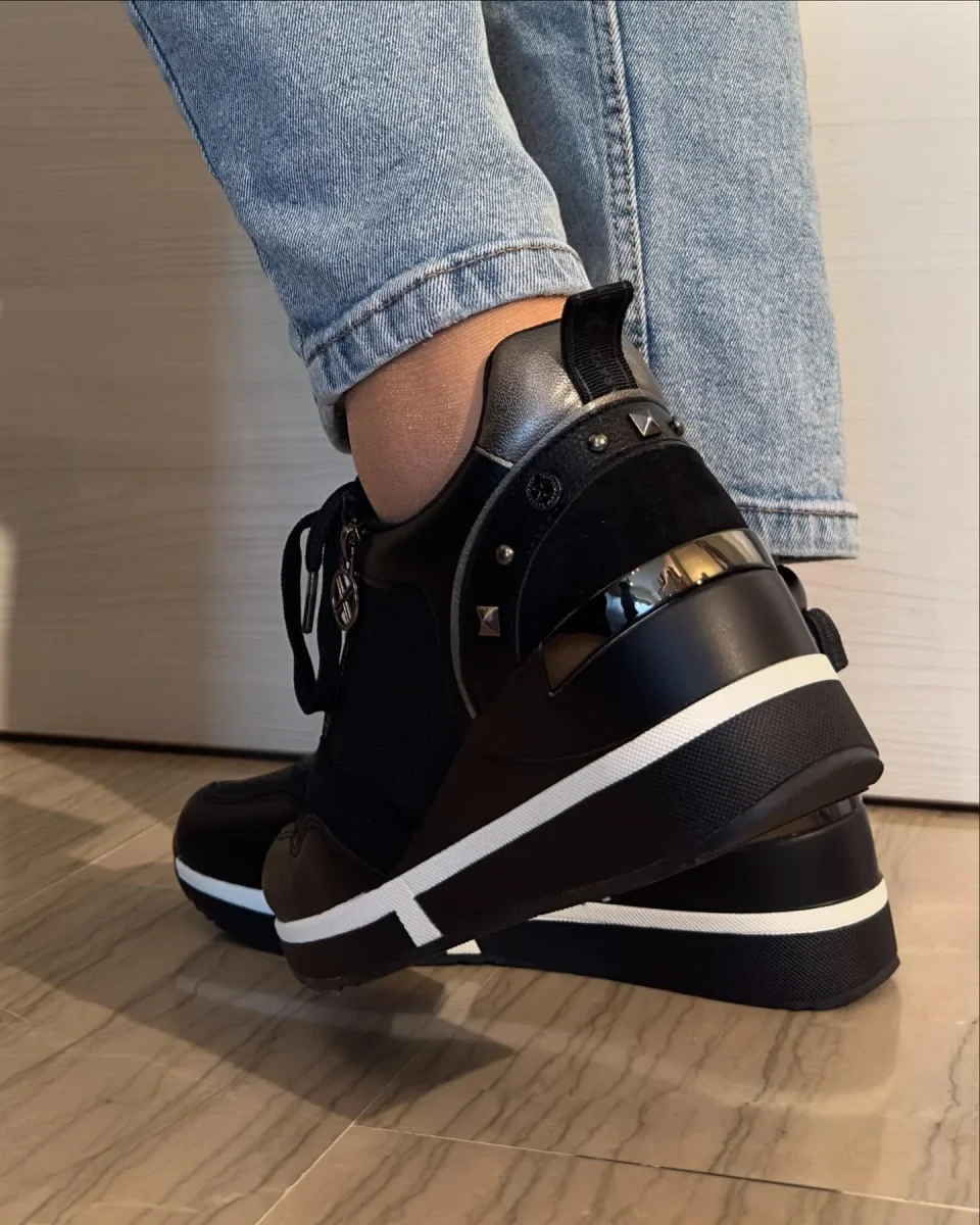 SNEAKER XTI NERA CON TACCO E ZIP - immagine 3