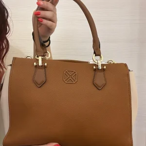 BORSA DONNA XTI RIGIDA COLOR CUOIO E BEIGE A CONTRASTO