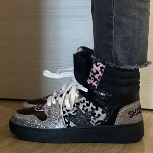 BASKET HAILEY SHOP ART SNEAKER NERA ROSA E LEOPARDATA