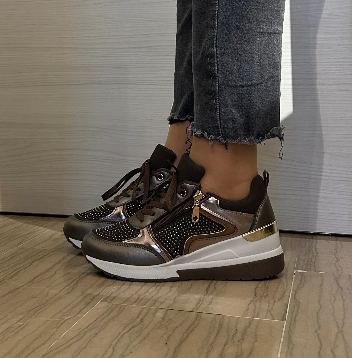 SNEAKER DONNA TIGLIO BRONZO CON STRASS - immagine 5