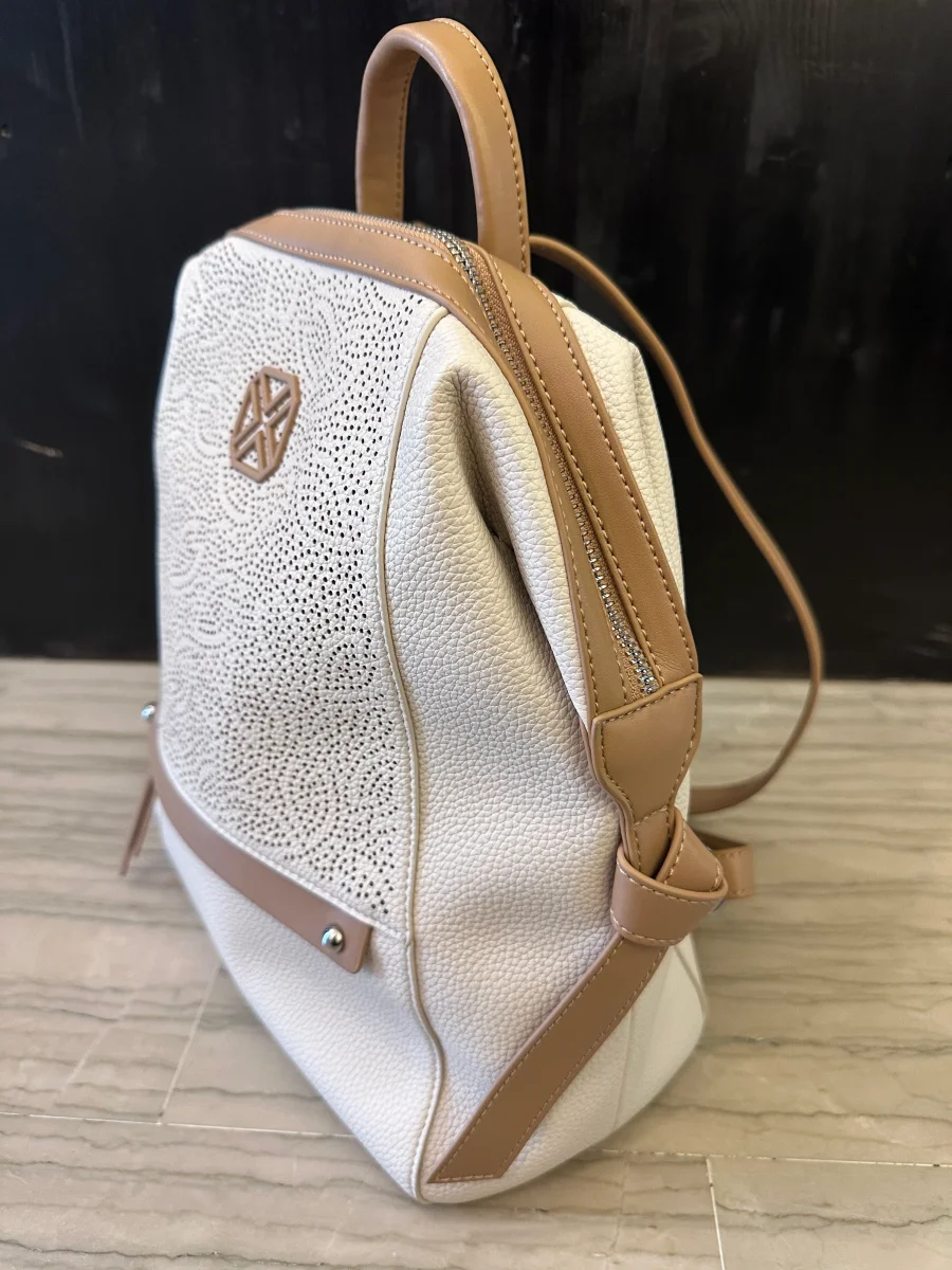 Zainetto Beige con Dettagli Cuoio e Zip Argento – Backpack Casual Chic 31 cm - immagine 3