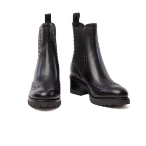 Santoni Stivaletto tacco basso brogue in pelle nera